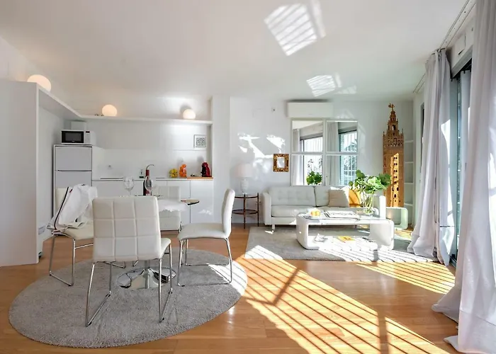Betis Deluxe Central Apartment